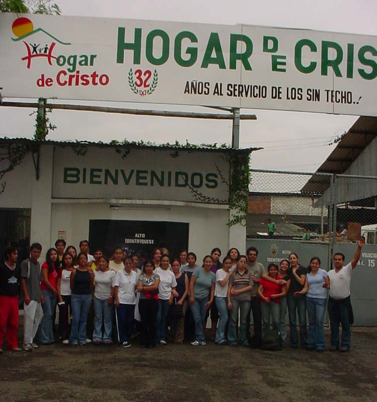 Grupo de voluntarios de construcciones Guayaquil marzo 2004